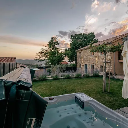 Beautiful In Skofije Tatil Evi *