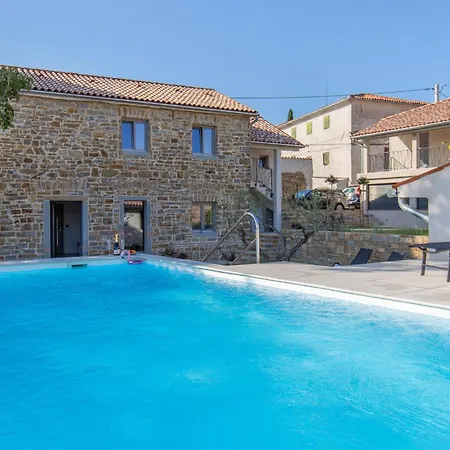 Beautiful In Skofije Tatil Evi *