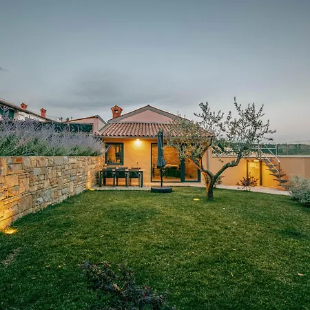 Beautiful In Skofije Tatil Evi