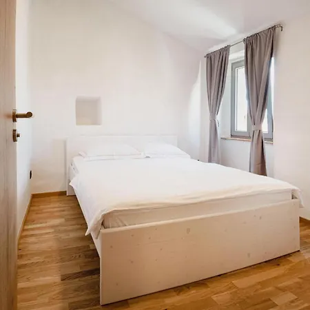 Beautiful In Skofije Tatil Evi