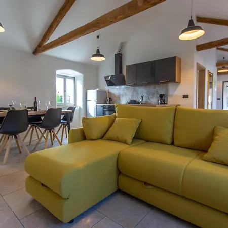 Tatil Evi Beautiful In Skofije *